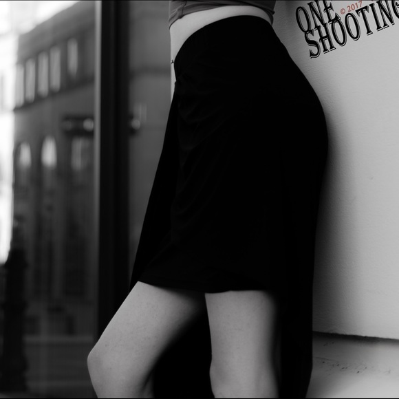 Charolette Russe Skirt Medium - Picture 2 of 4